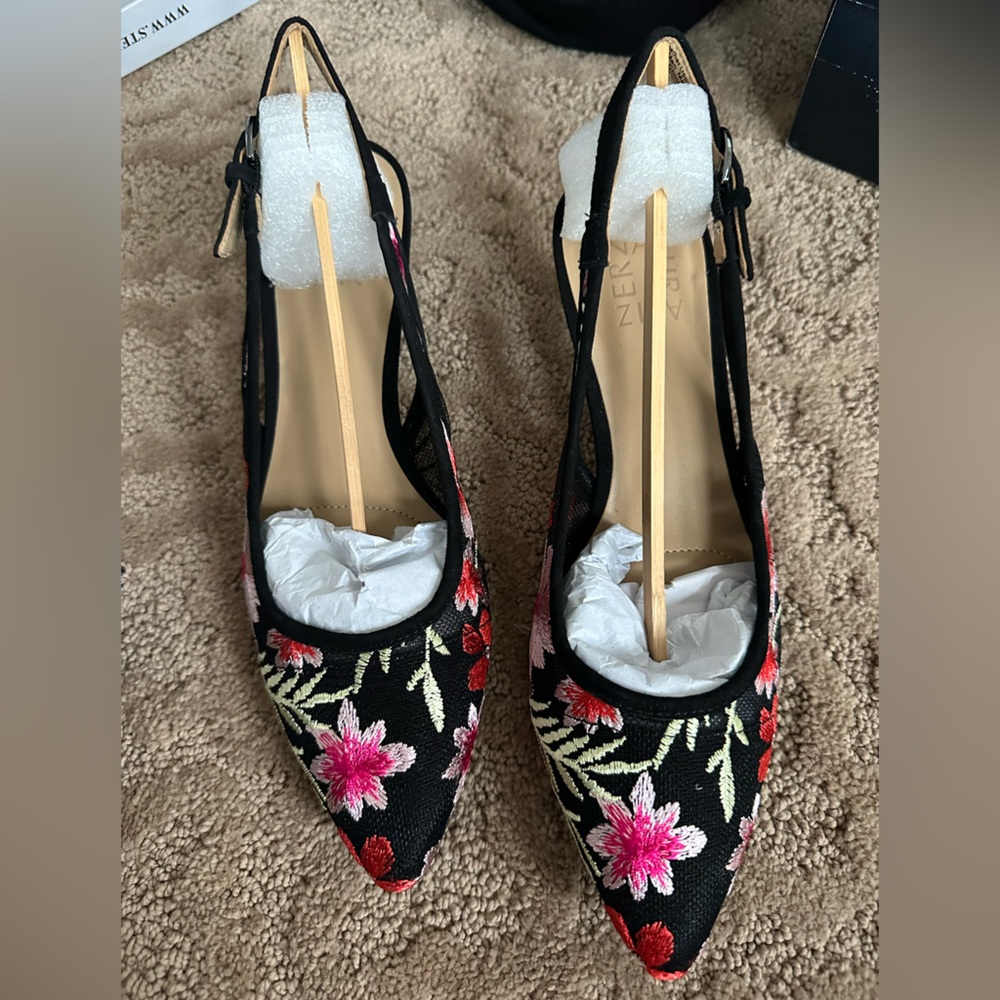 Naturalizer kitten heel